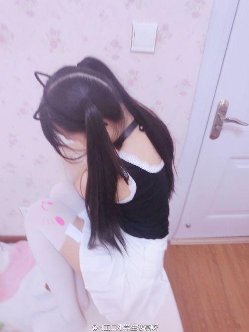 小学生穿白丝视频,小学生白丝穿搭,展现青春活力