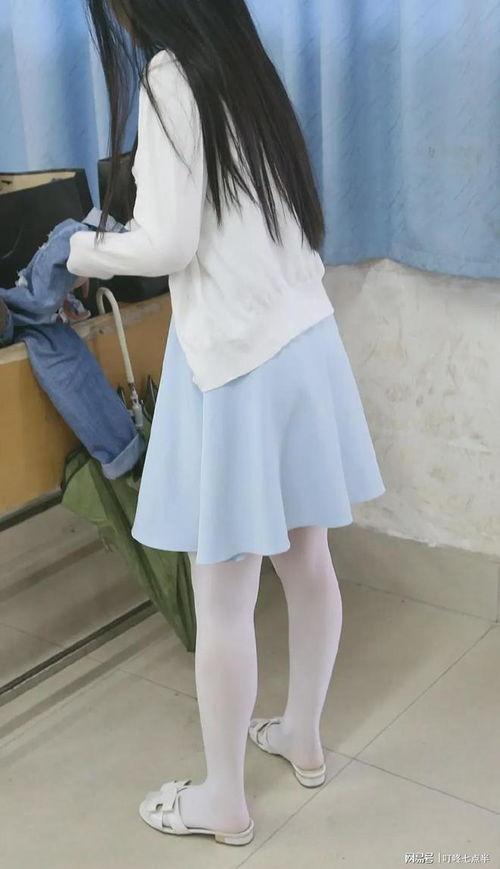 小学生穿白丝视频,小学生白丝穿搭,展现青春活力